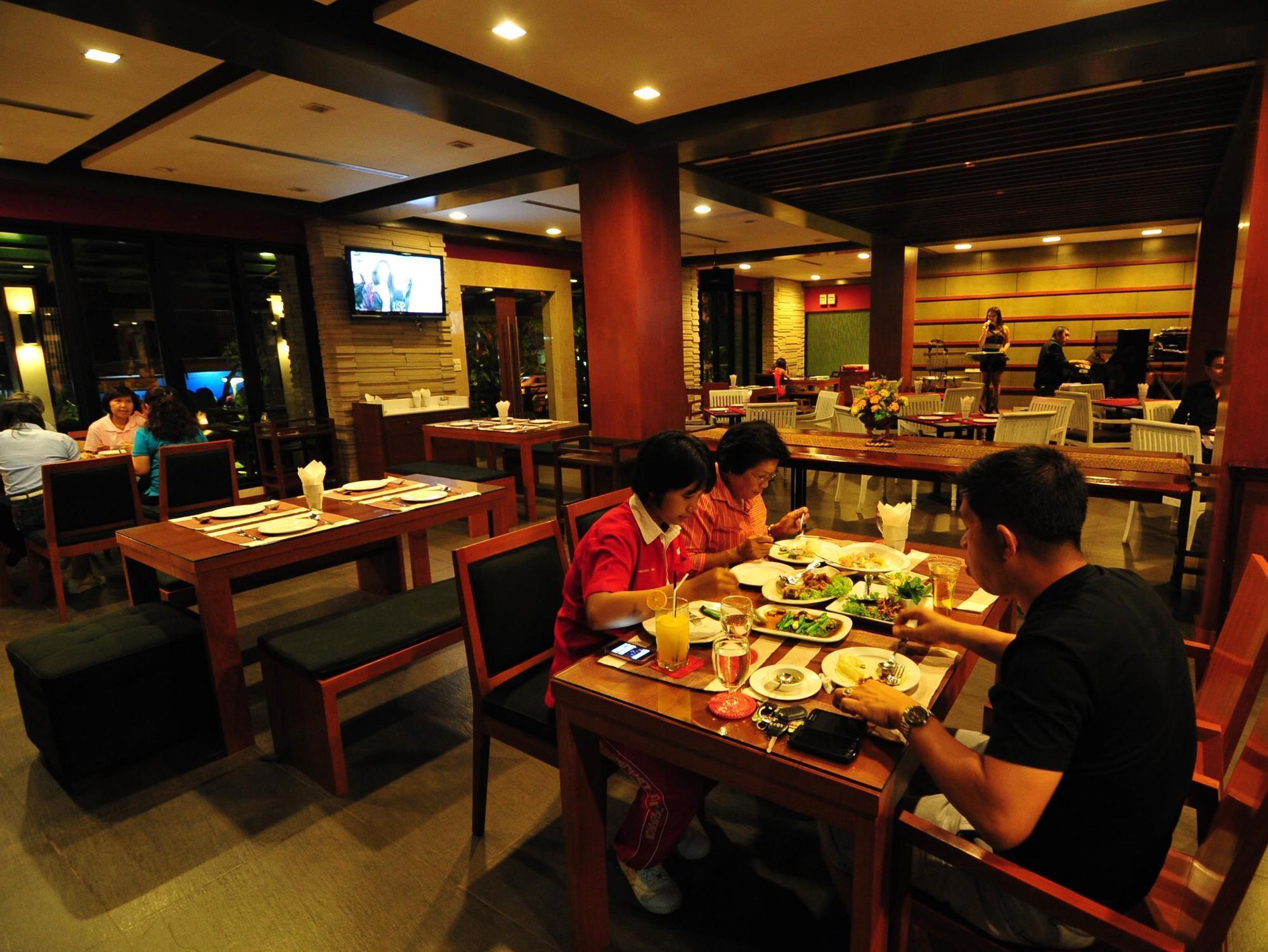 Navarat Heritage Hotel 2*